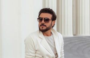 أكمل الأغنية: "أنا يمكن أعيش بلا هوا أو ماء، ولكن مستحيل أعيش من..."